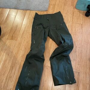 Women’s small Patagonia storm strider shell pants